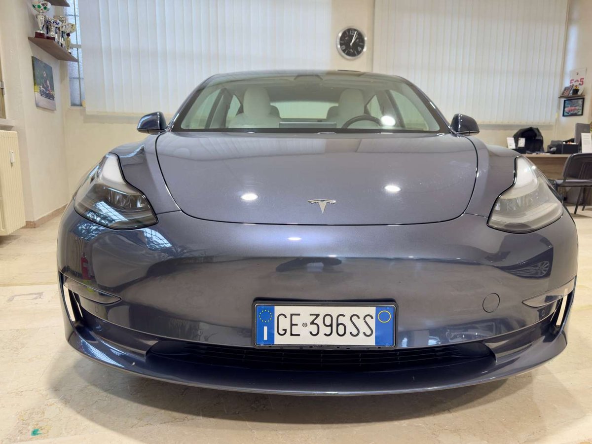 Tesla Model 3 - Immagine 3