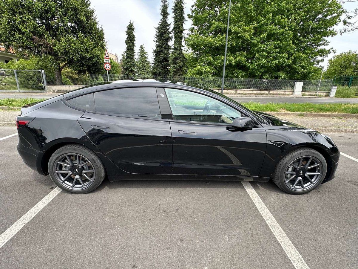 Tesla Model 3 - Immagine 3