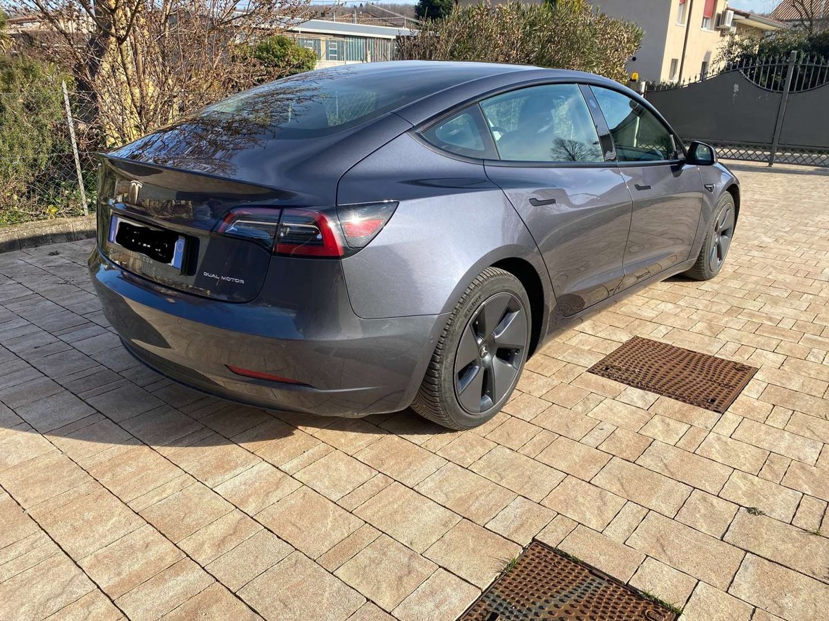 Tesla Model 3 - Immagine 3