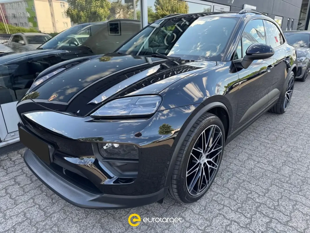 Porsche Macan EV