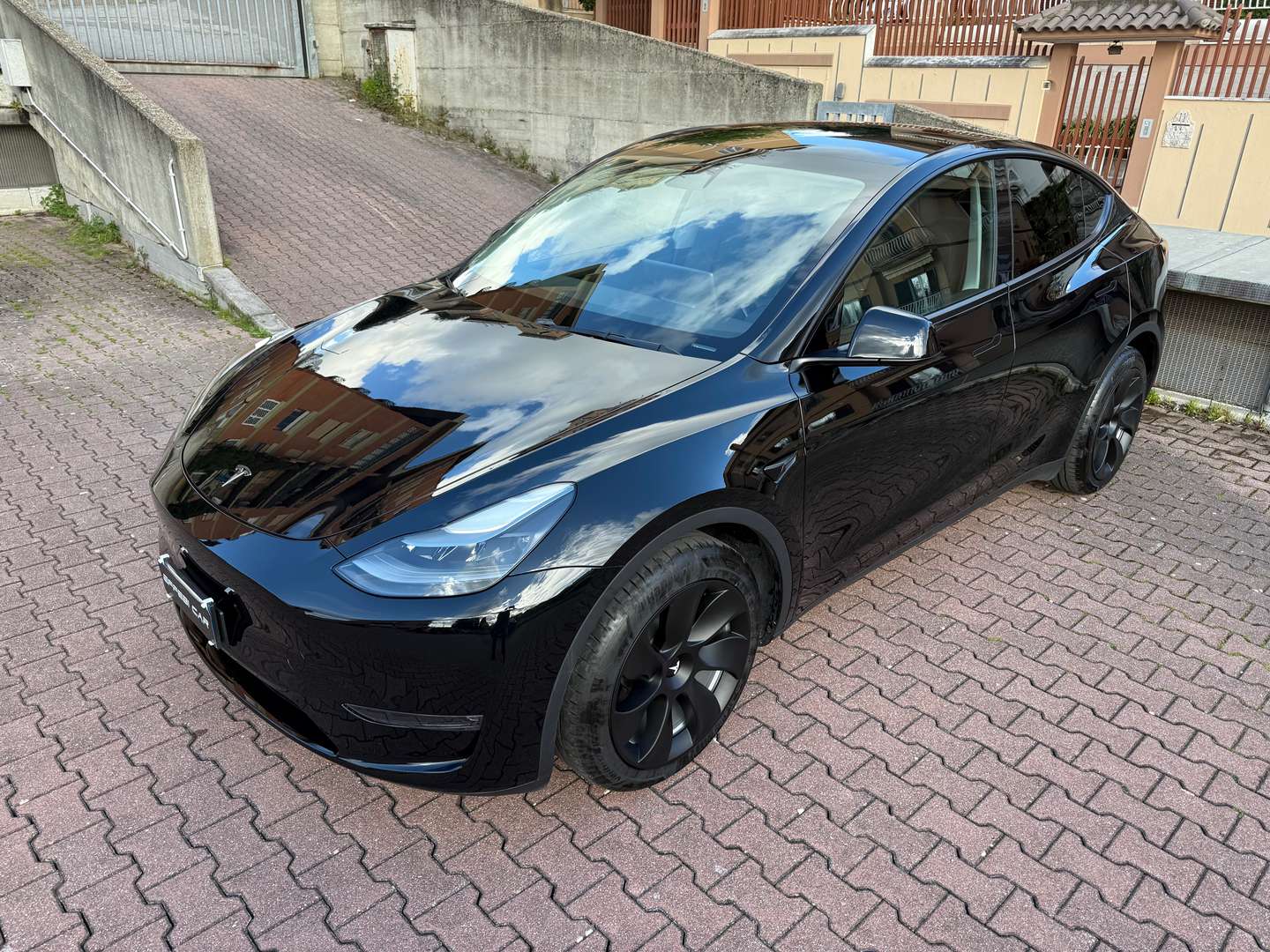 Tesla Model Y Long Range Dual Motor awd UNIPRO PARI AL NUOVO!