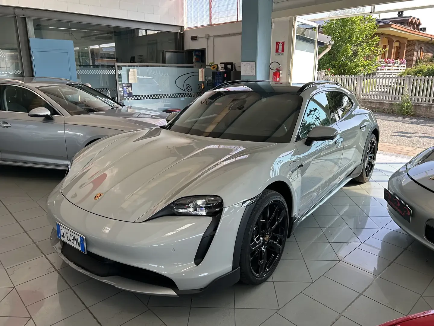 Porsche Taycan Cross Turismo 4S 2023