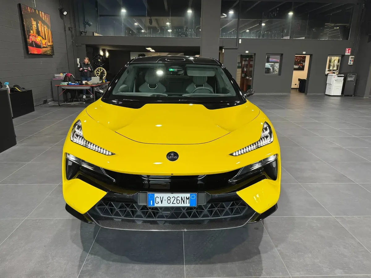 Veicolo elettrico