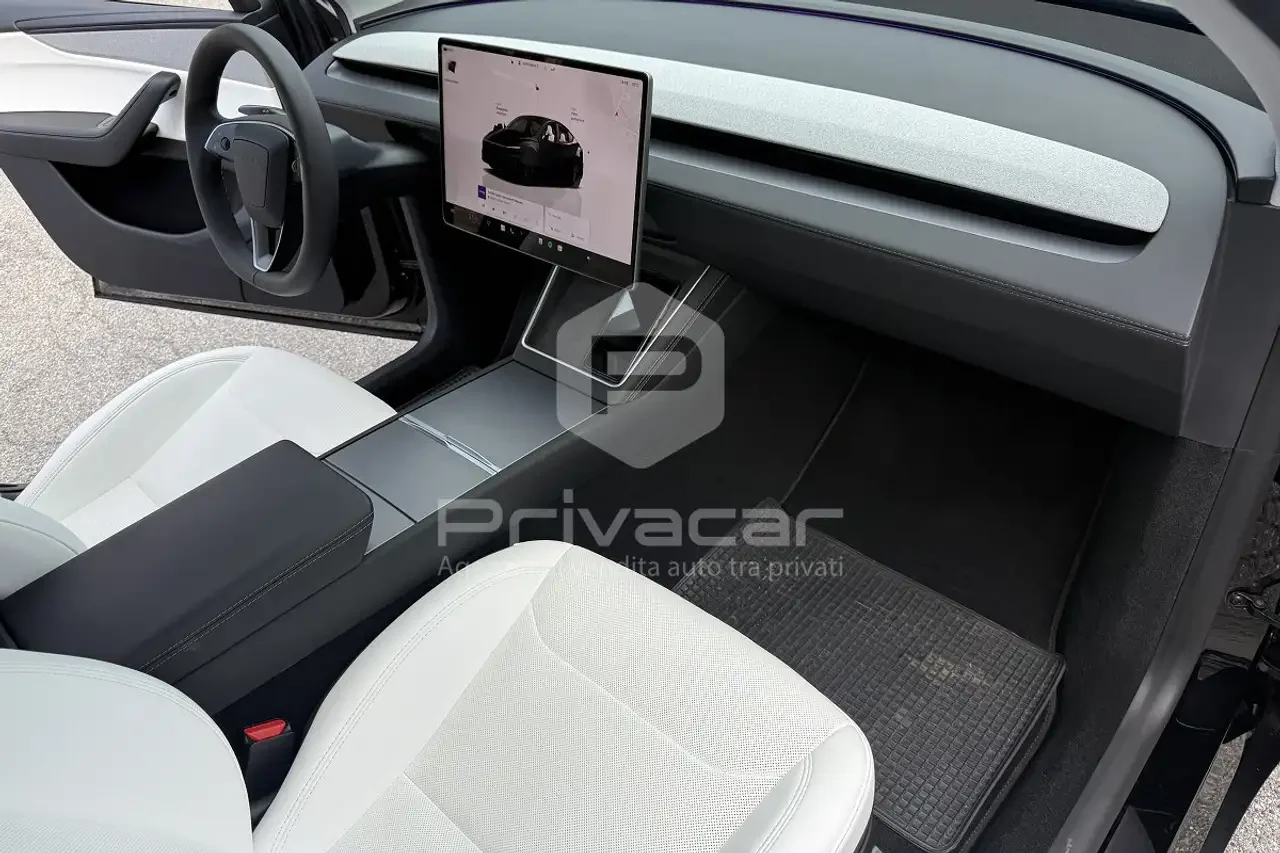 Tesla Model Y RWD 2025 elettrica usata 7.900 km - Foto 4