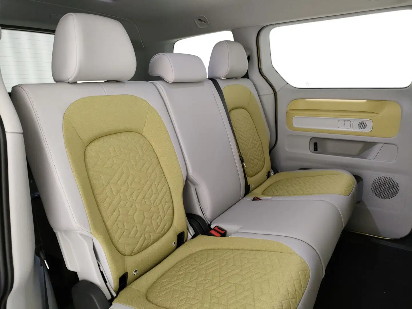 Volkswagen ID. Buzz 77 kWh Pro+ 2022 elettrica usata 21.500 km - Foto 10