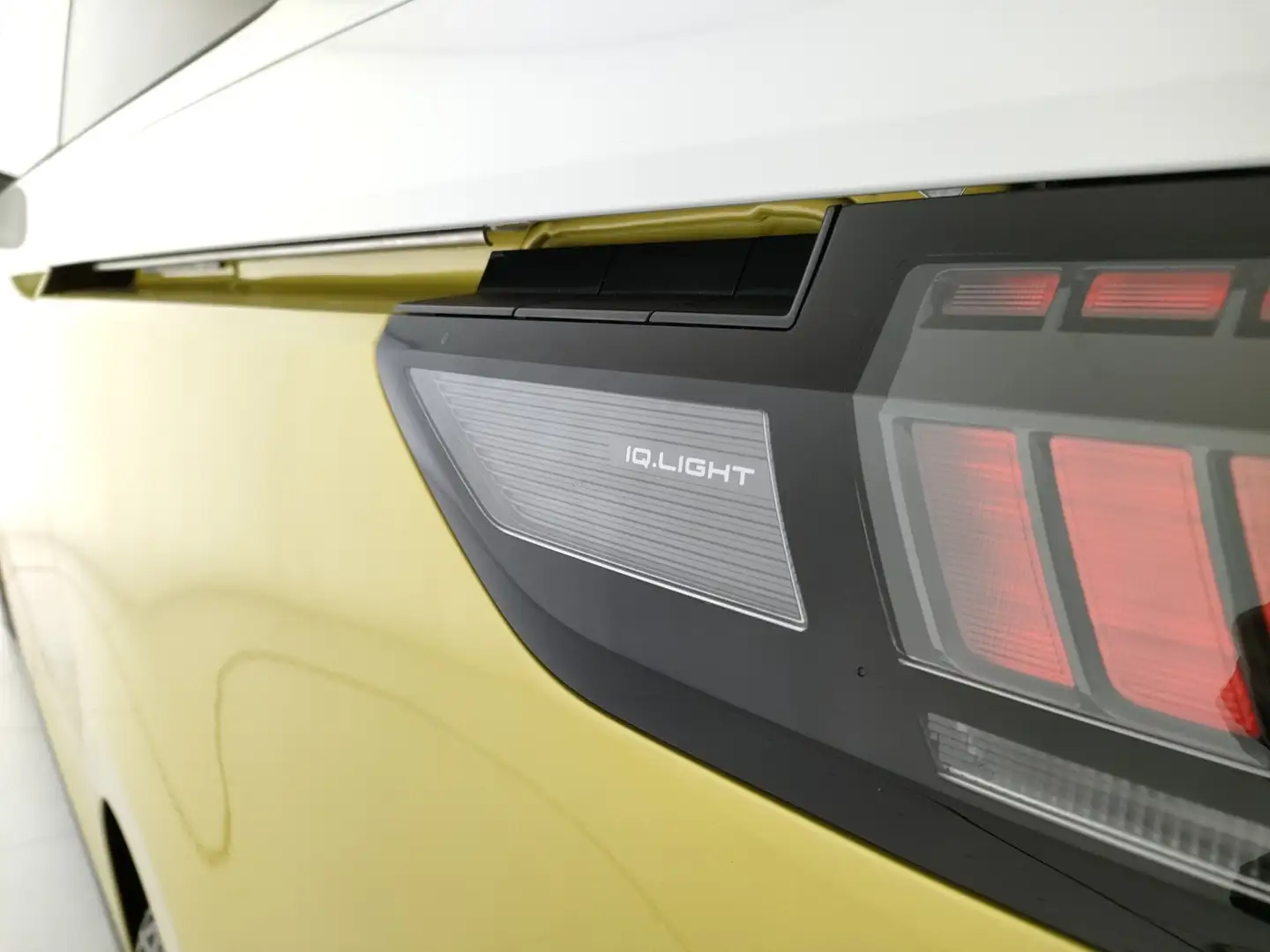 Volkswagen ID. Buzz 77 kWh Pro+ 2022 elettrica usata 21.500 km - Foto 7