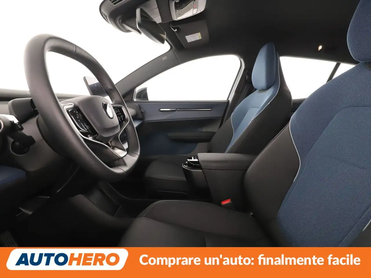 Volvo EX30 Single Motor Plus 2024 elettrica usata 28.608 km - Foto 2