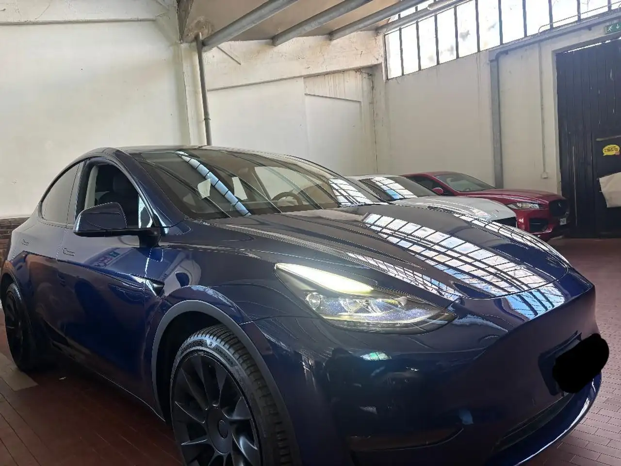 Tesla Model Y Long Range Dual Motor 4x4 2022 elettrica usata 88.000 km - Foto 6