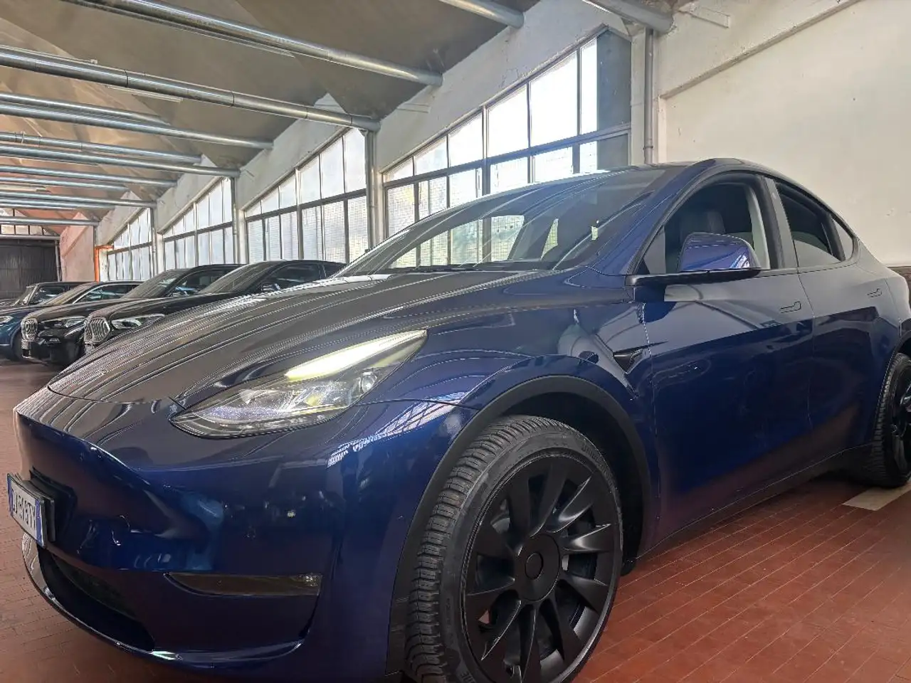 Tesla Model Y Long Range Dual Motor 4x4 2022 elettrica usata 88.000 km - Foto 7