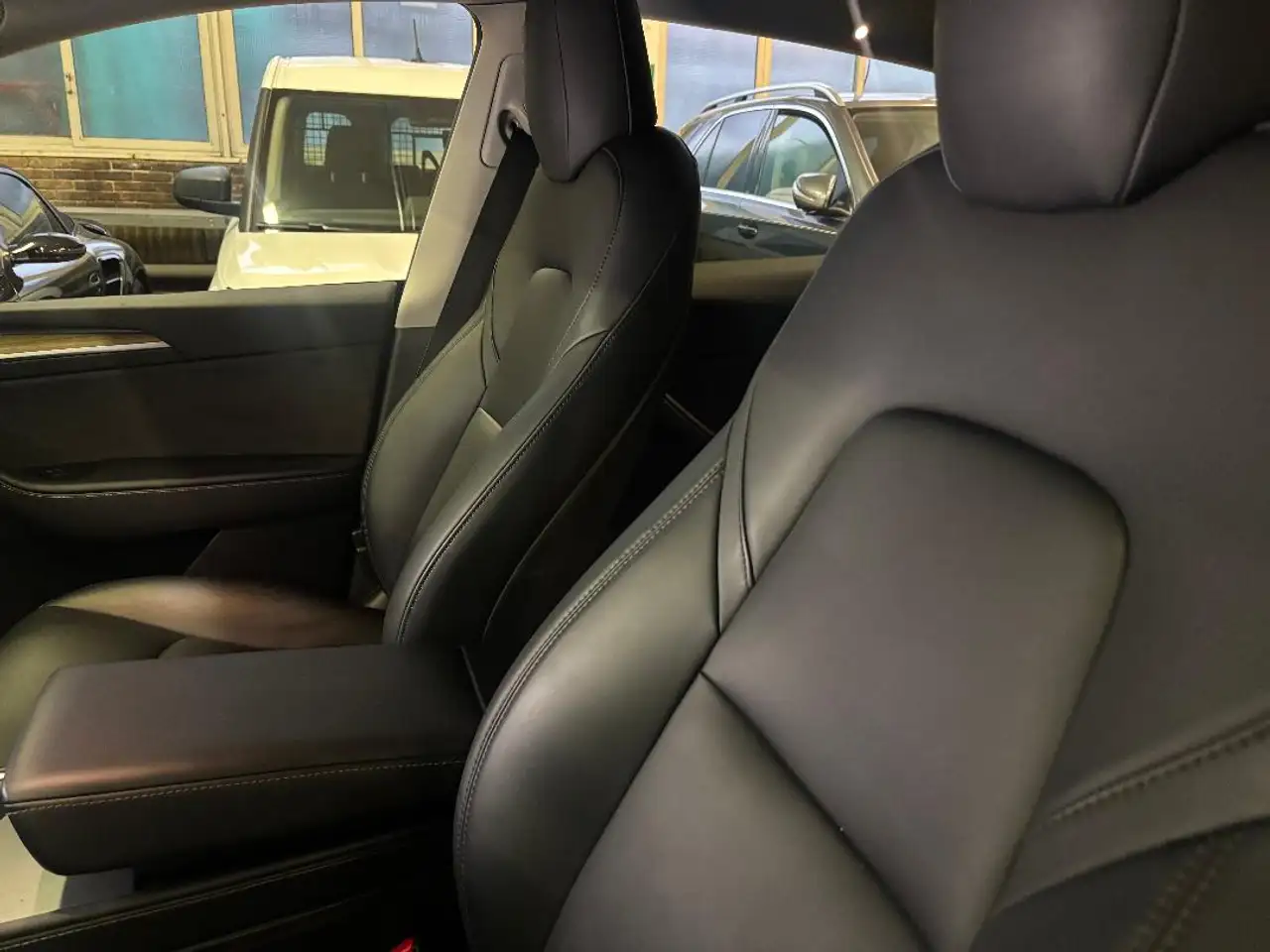 Tesla Model Y Long Range Dual Motor 4x4 2022 elettrica usata 88.000 km - Foto 10