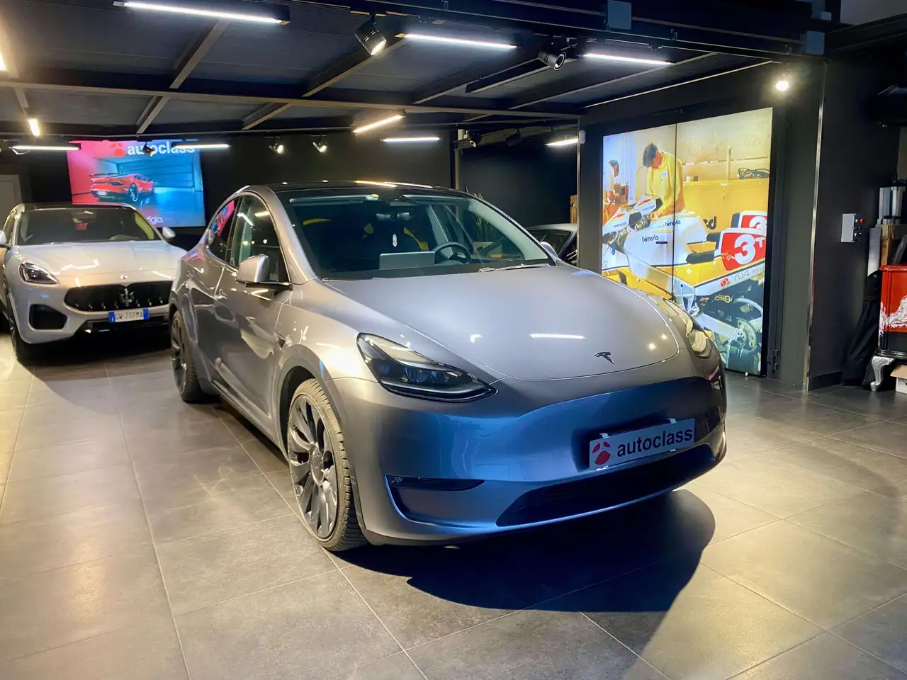Tesla Model Y Performance Dual Motor AWD 2024