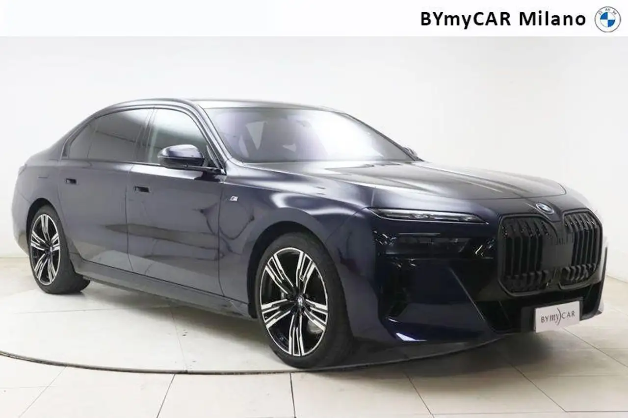 BMW i7 xDrive60 M Sport 2024 elettrica usata 17.817 km - Foto 11