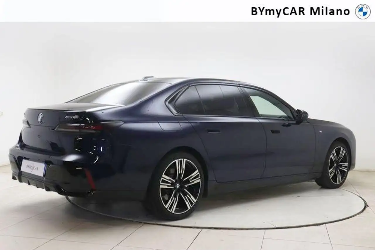 BMW i7 xDrive60 M Sport 2024 elettrica usata 17.817 km - Foto 13