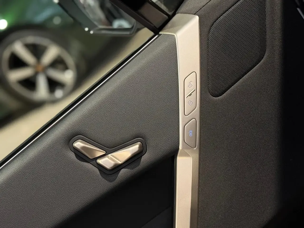 BMW iX xDrive 40 Pacchetto Sportivo 2022 elettrica usata 98.000 km - Foto 6