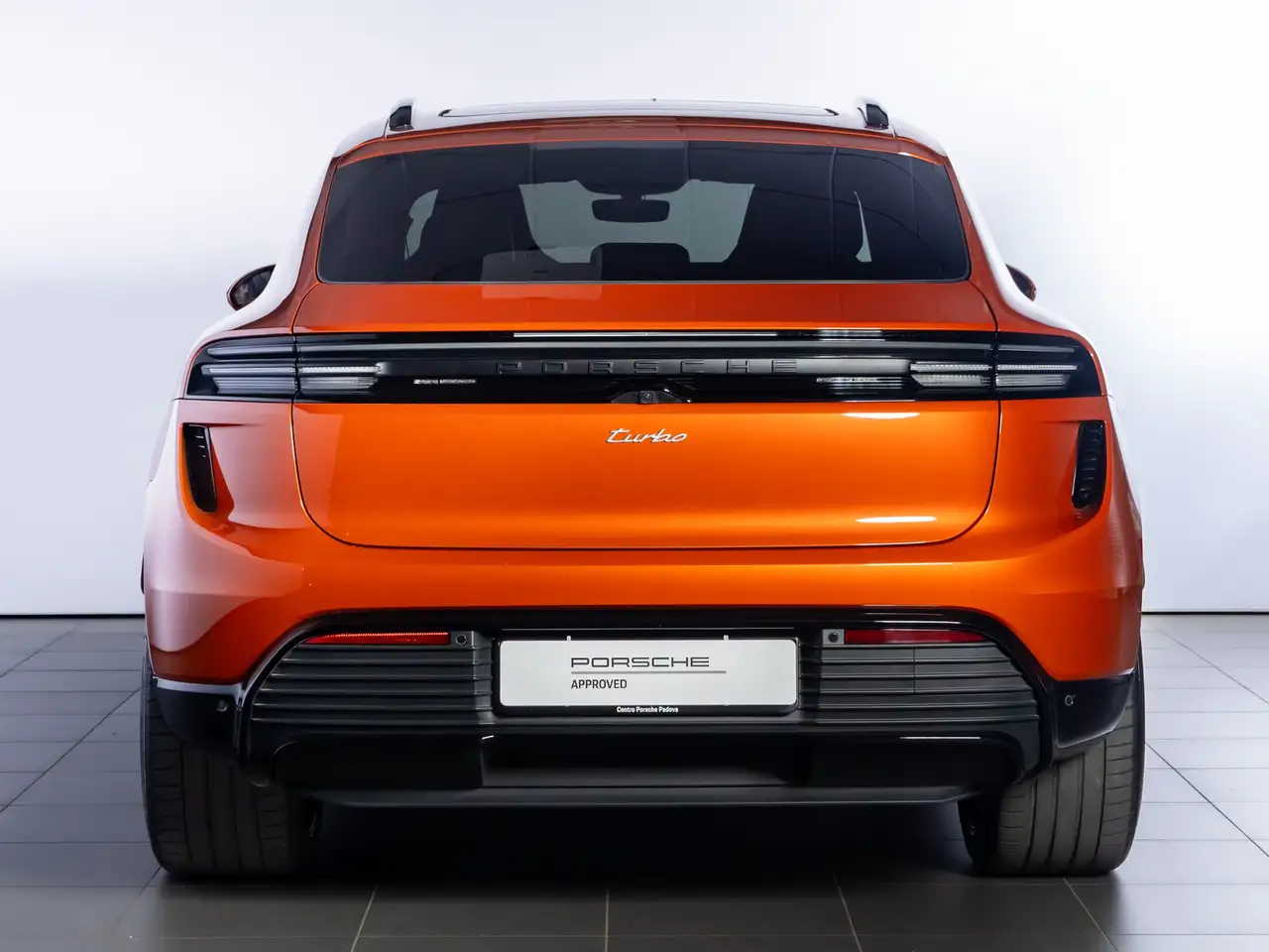 Porsche Macan 2024 elettrica usata 7.085 km - Foto 7