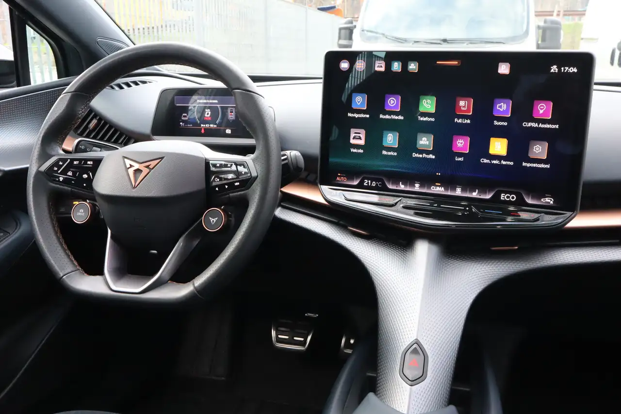 CUPRA Tavascan VZ 340 CV 4x4 2024 elettrica usata 31.259 km - Foto 3