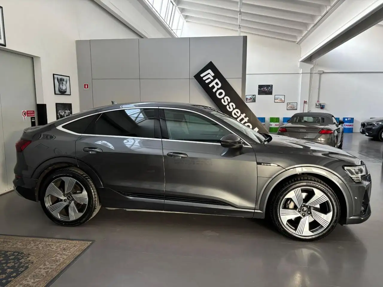 Audi Q8 e-tron Sportback 50 quattro S line 2021 elettrica usata 43.189 km - Foto 3