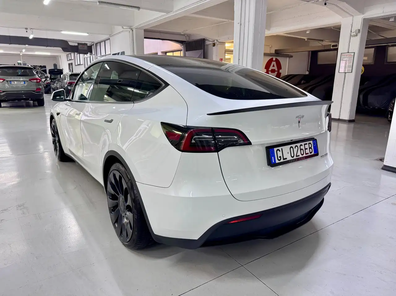 Tesla Model Y Performance Dual Motor AWD 2022 elettrica usata 32.300 km - Foto 5