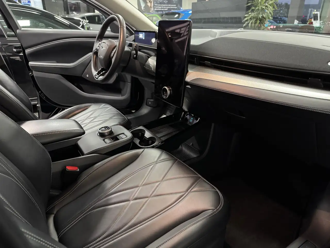 Ford Mustang Mach-E Standard Range RWD 269CV 2021 elettrica usata 75.000 km - Foto 12