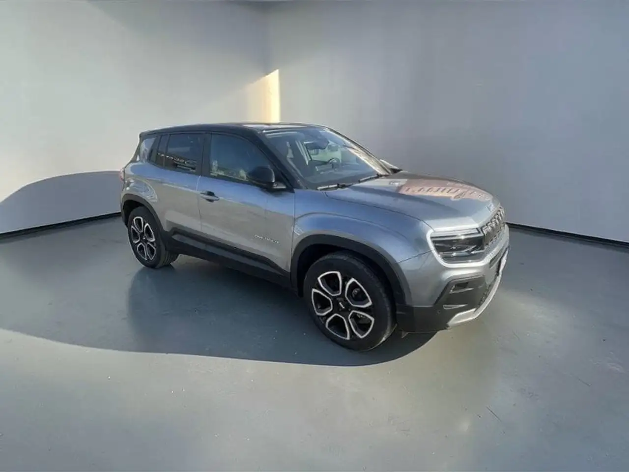 Jeep Avenger BEV 156CV Summit 2025 elettrica usata 13.200 km - Foto 2