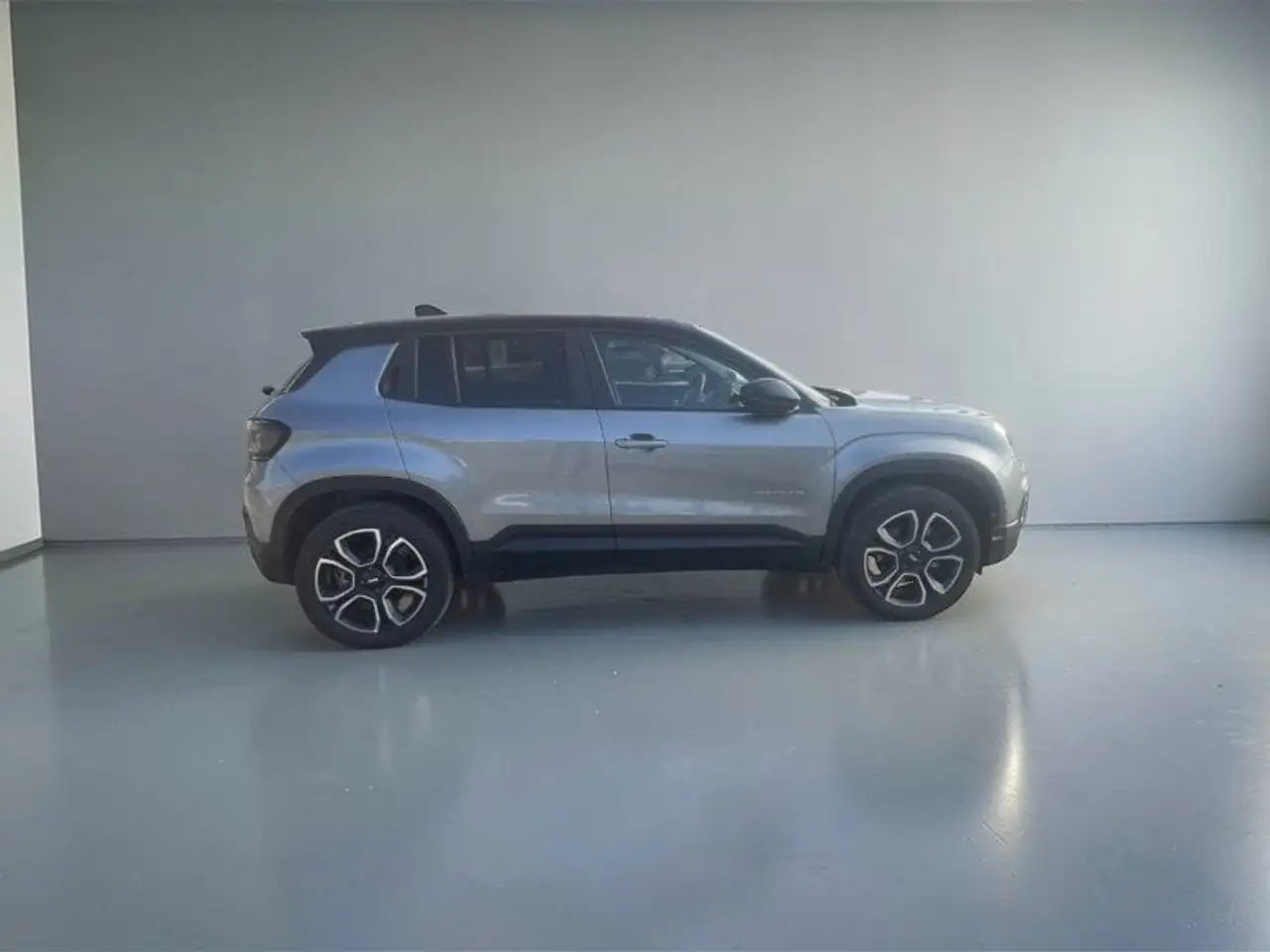 Jeep Avenger BEV 156CV Summit 2025 elettrica usata 13.200 km - Foto 4