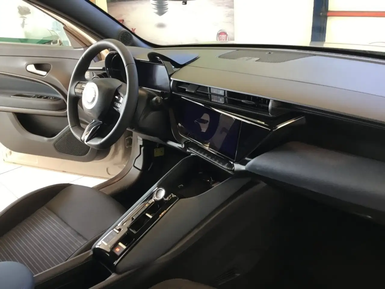 Alfa Romeo Junior BEV 156CV Elettrica 2025 elettrica usata 14.657 km - Foto 15