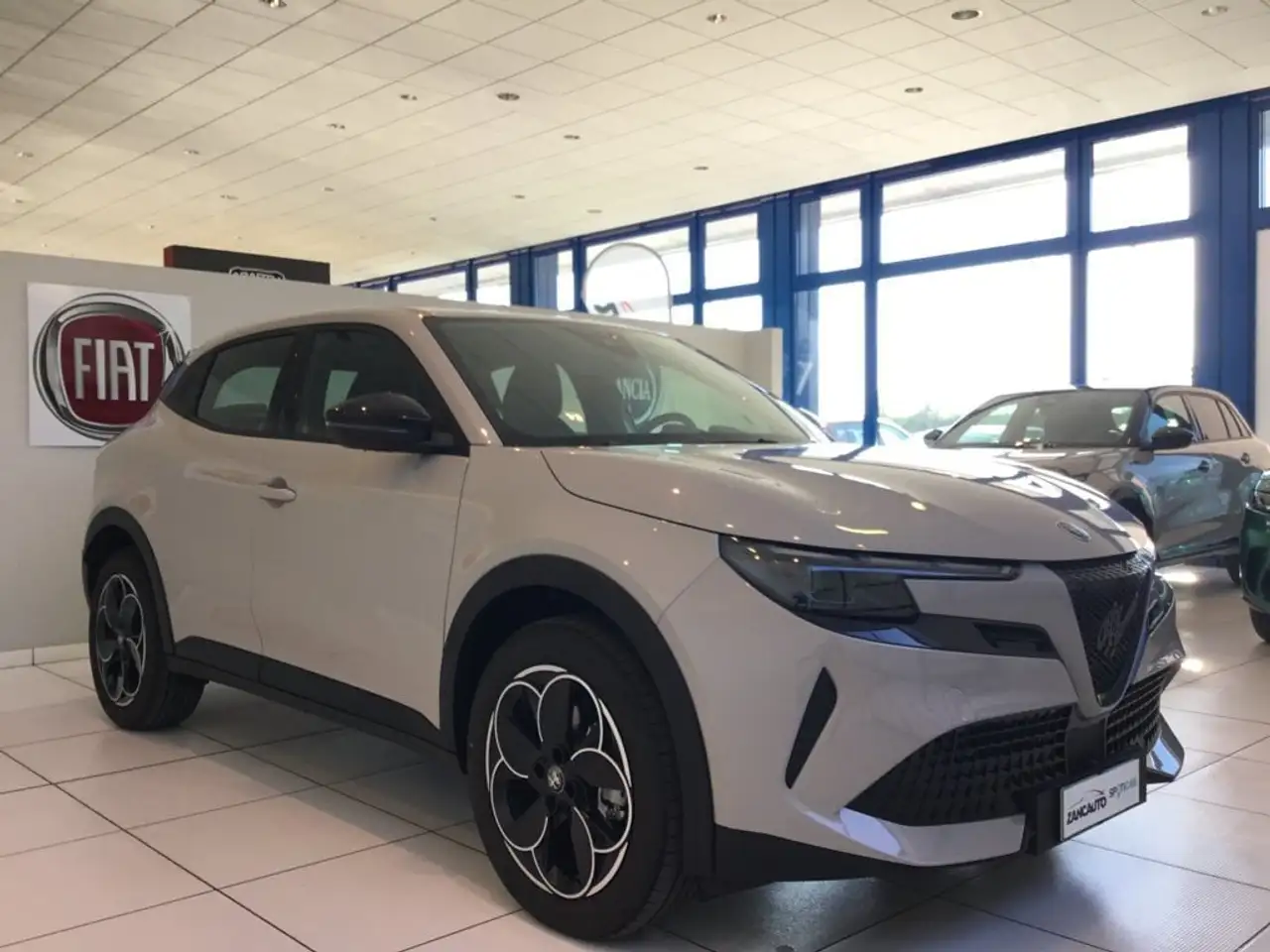 Alfa Romeo Junior BEV 156CV Elettrica 2025 elettrica usata 14.657 km - Foto 5