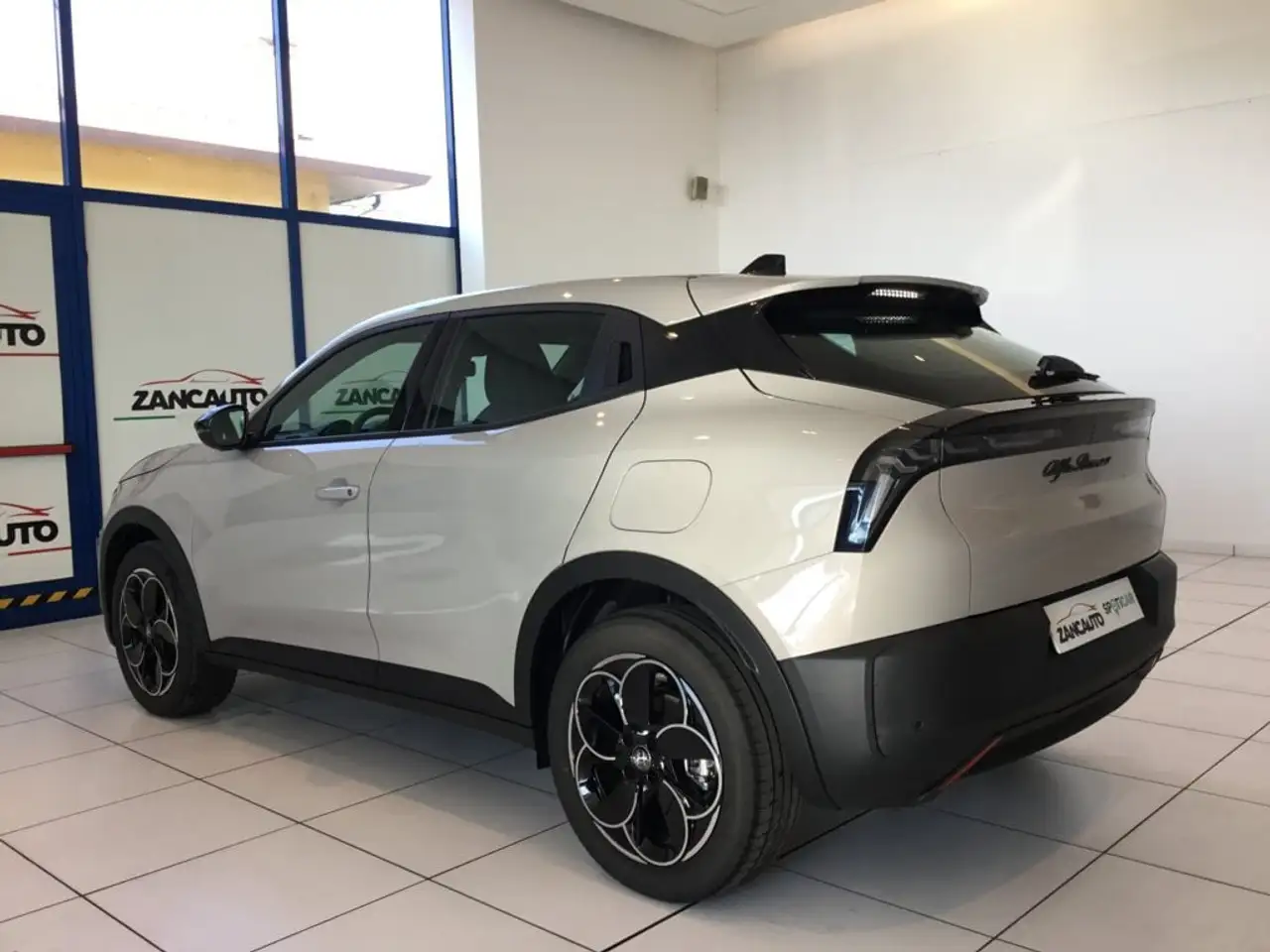 Alfa Romeo Junior BEV 156CV Elettrica 2025 elettrica usata 14.657 km - Foto 6