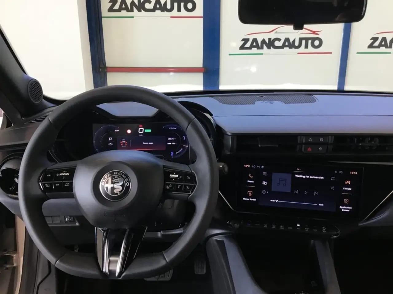 Alfa Romeo Junior BEV 156CV Elettrica 2025 elettrica usata 14.657 km - Foto 9