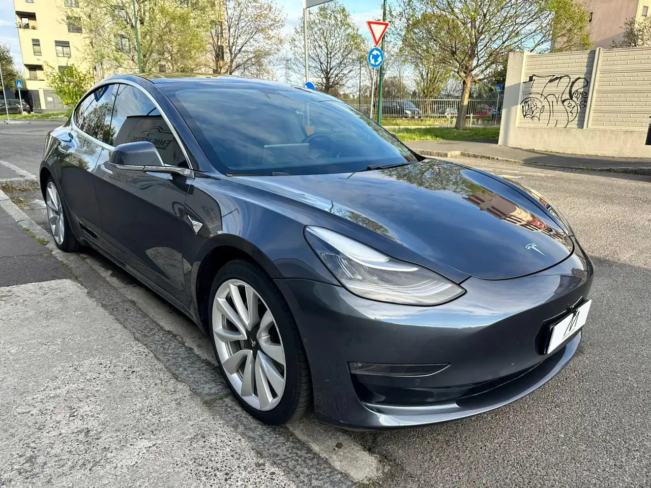 Tesla Model 3 Long Range AWD 2019 elettrica usata 76.000 km - Foto 3