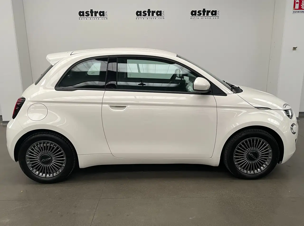 Fiat 500e 42 kWh Icon+ 2021 elettrica usata 55.697 km - Foto 2