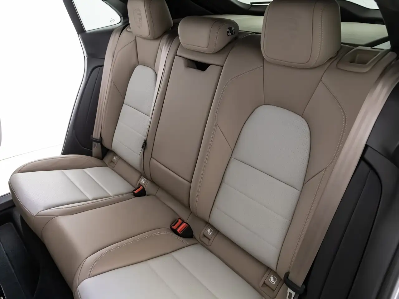 Porsche Macan Turbo Electric 2024 elettrica usata 25.665 km - Foto 13