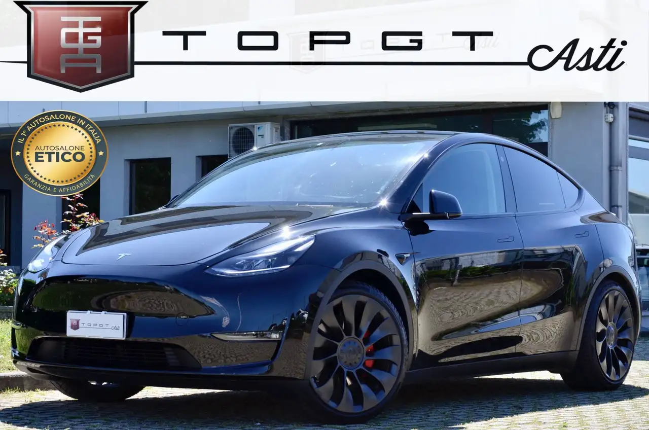 Tesla Model Y Performance Dual Motor AWD 2023 elettrica usata 79.000 km - Foto 1
