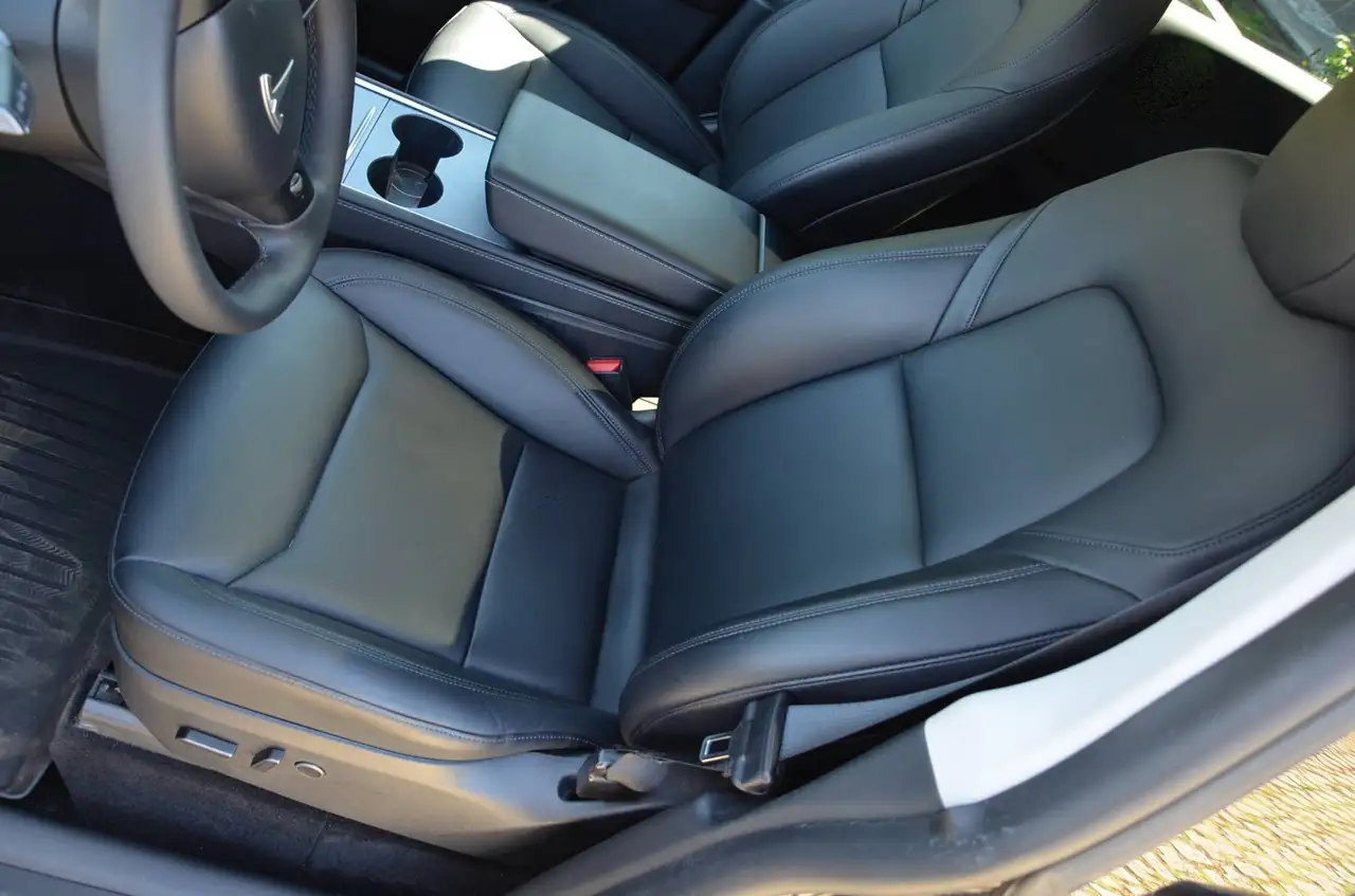 Tesla Model Y Performance Dual Motor AWD 2023 elettrica usata 79.000 km - Foto 10