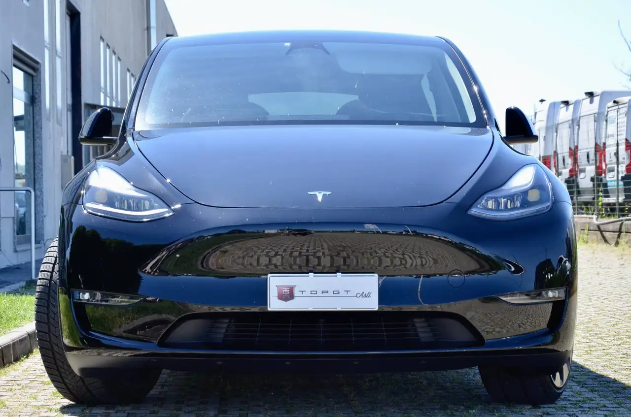 Tesla Model Y Performance Dual Motor AWD 2023 elettrica usata 79.000 km - Foto 2