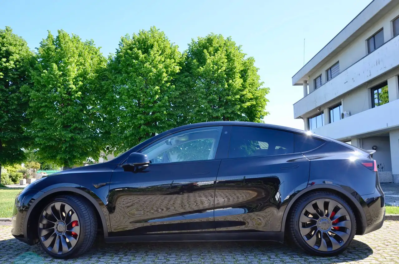 Tesla Model Y Performance Dual Motor AWD 2023 elettrica usata 79.000 km - Foto 3