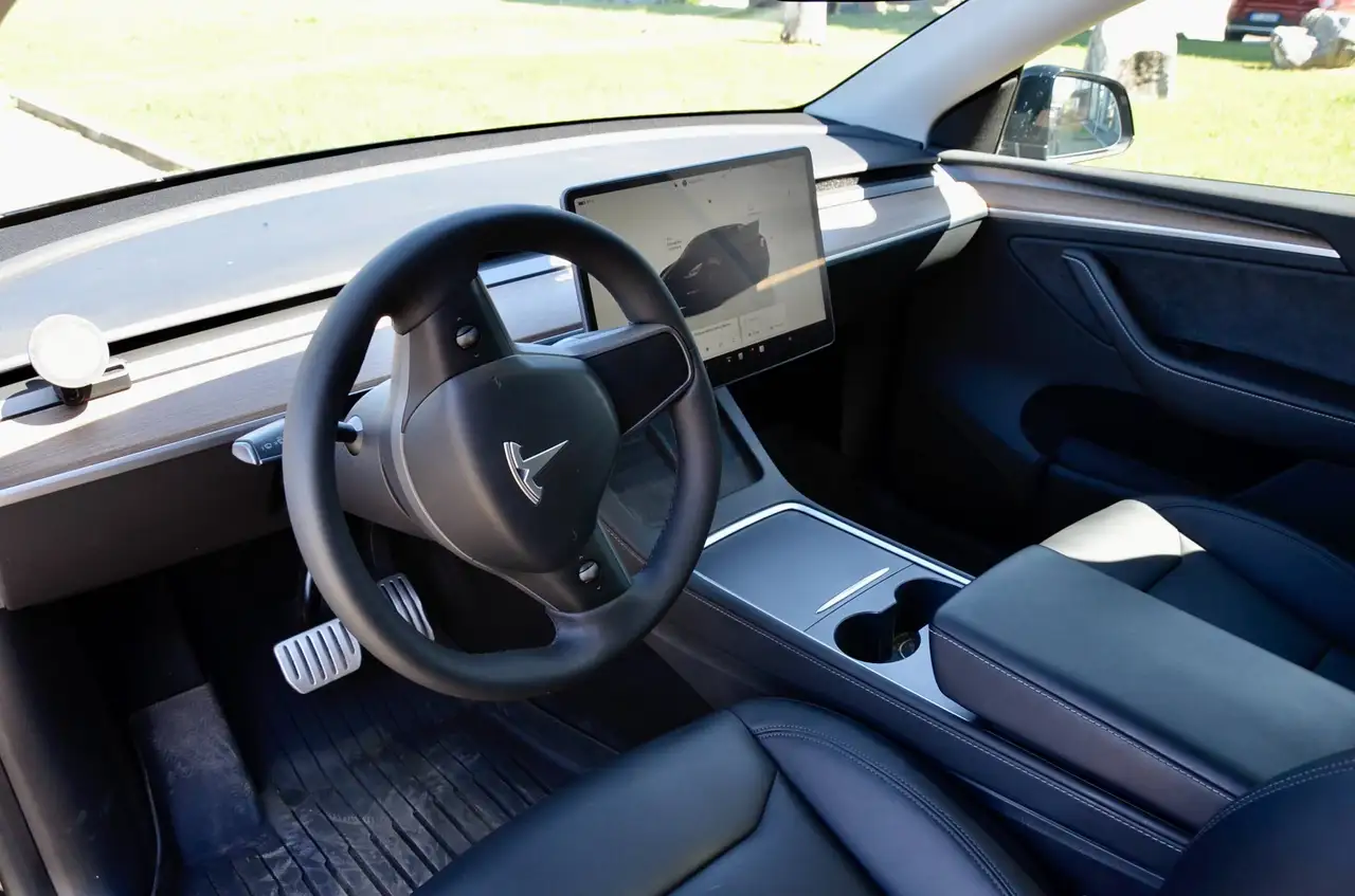 Tesla Model Y Performance Dual Motor AWD 2023 elettrica usata 79.000 km - Foto 7
