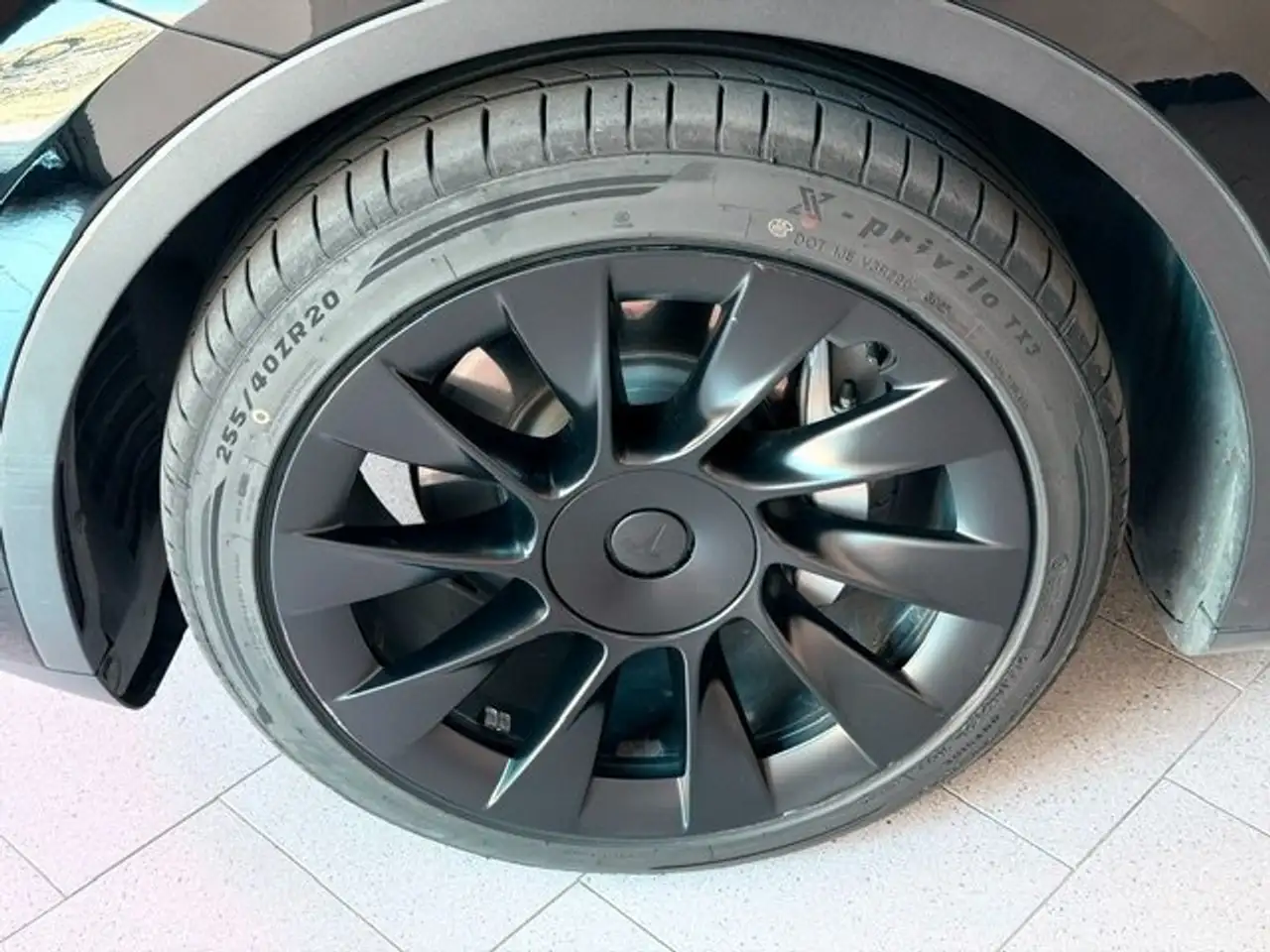 Tesla Model Y Long Range Dual Motor AWD 2021 elettrica usata 115.000 km - Foto 12