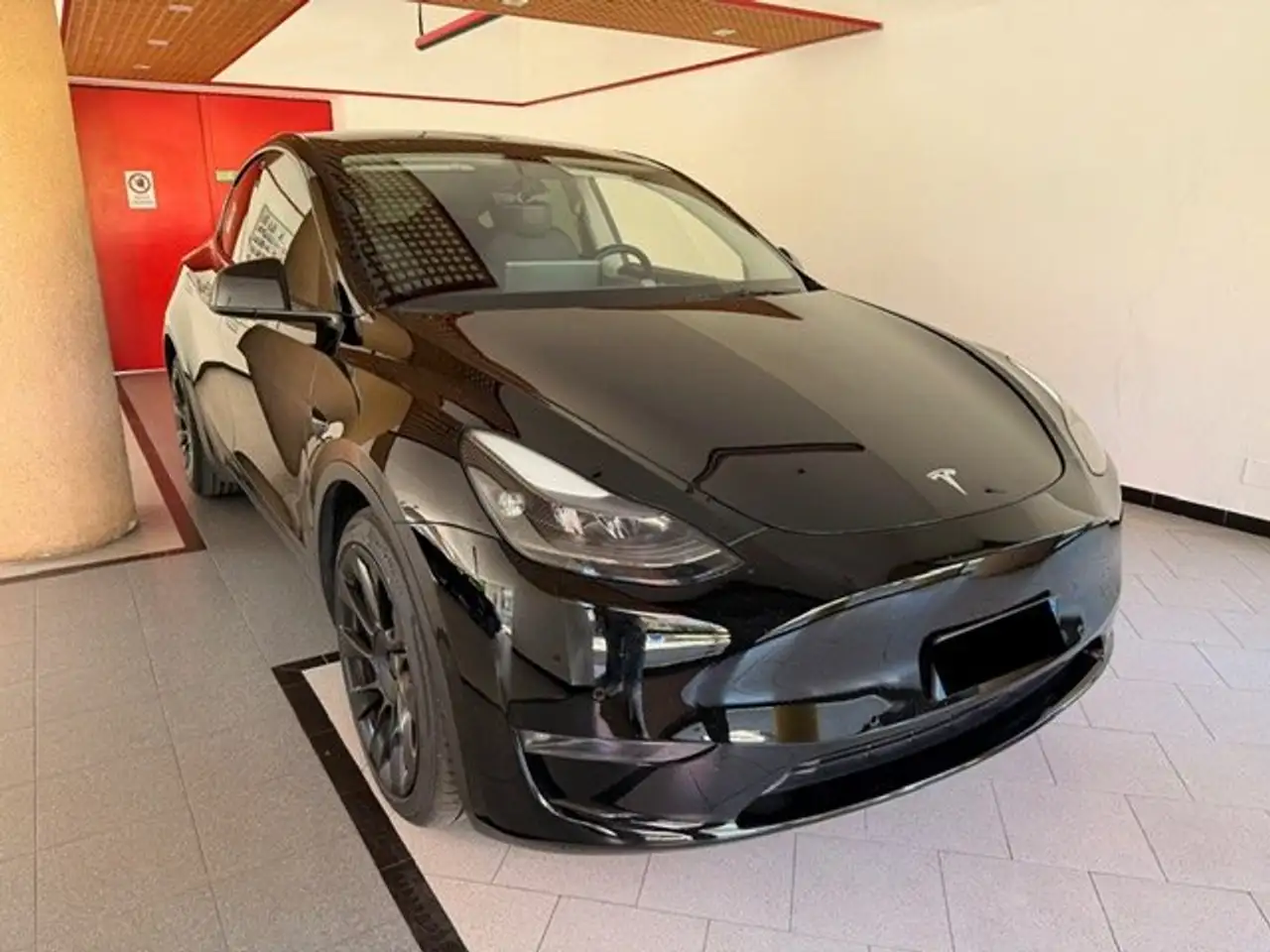 Tesla Model Y Long Range Dual Motor AWD 2021 elettrica usata 115.000 km - Foto 3
