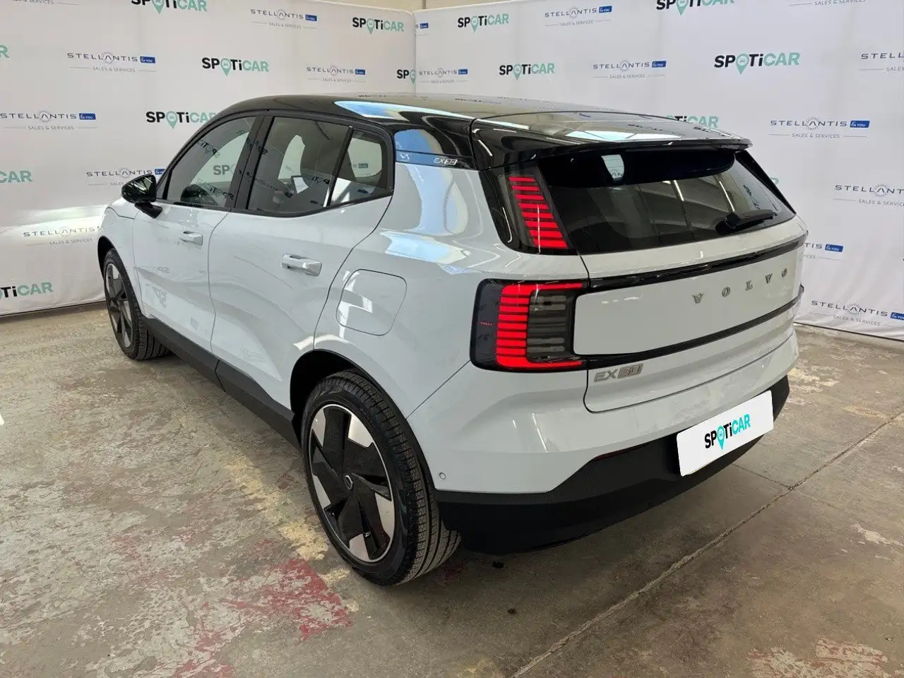 Volvo EX30 Twin Motor Performance Ultra 2024 elettrica usata 17.864 km - Foto 3