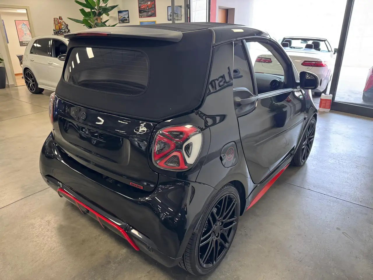 Smart ForTwo Cabrio Electric Brabus 92R 2021 elettrica usata 4.000 km - Foto 4