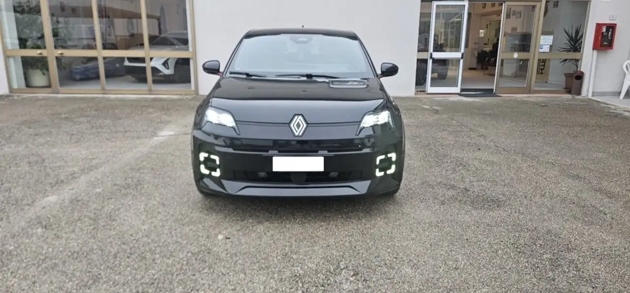 Renault R5 E-Tech Electric 150 CV Comfort Range Iconic 2025 elettrica usata 8.500 km - Foto 2