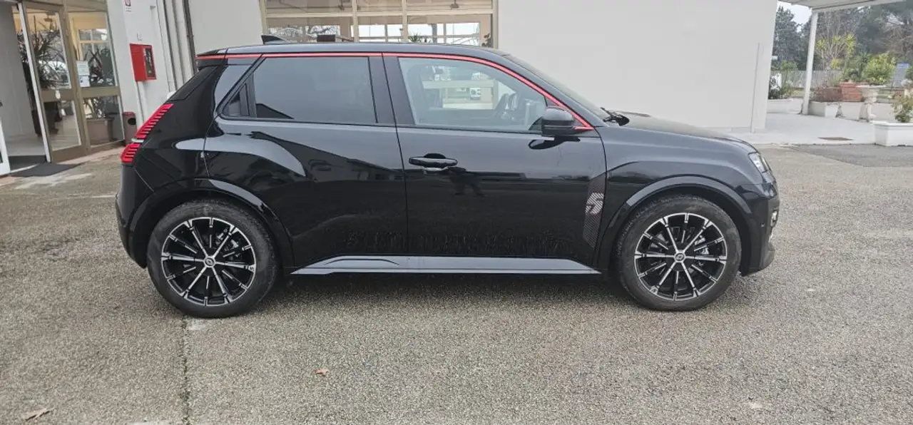 Renault R5 E-Tech Electric 150 CV Comfort Range Iconic 2025 elettrica usata 8.500 km - Foto 4