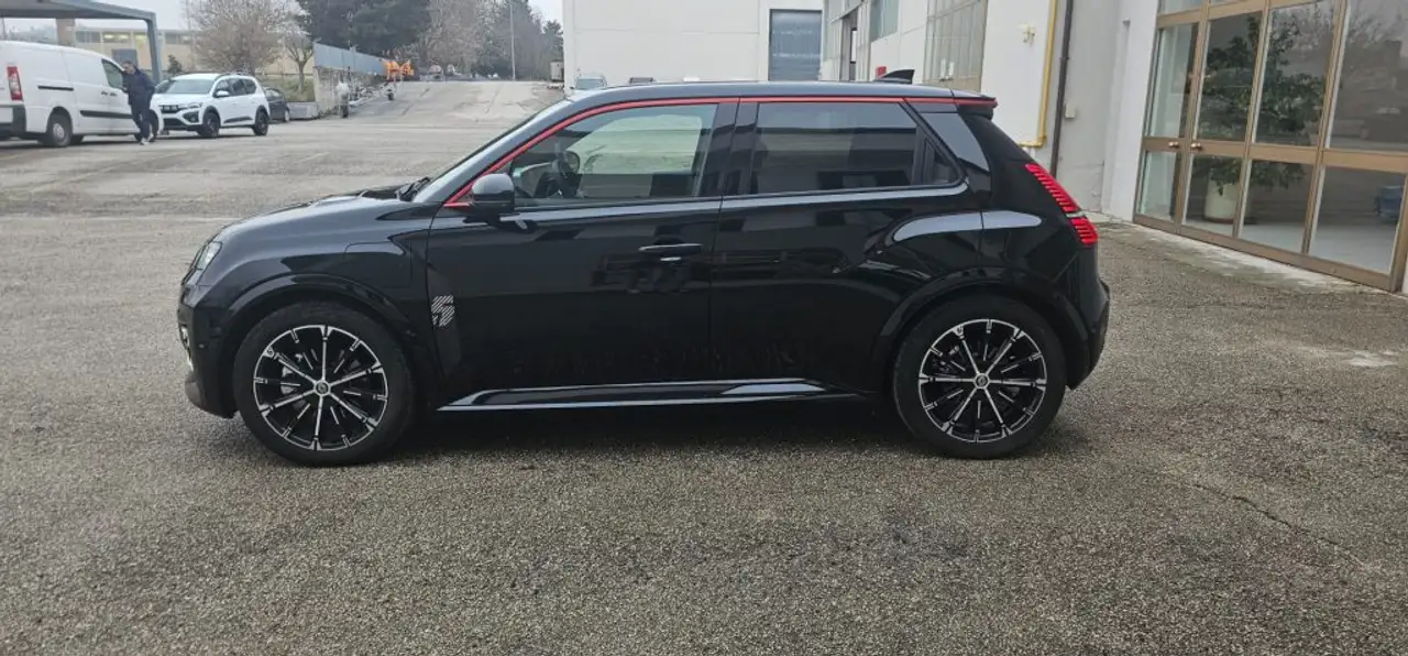 Renault R5 E-Tech Electric 150 CV Comfort Range Iconic 2025 elettrica usata 8.500 km - Foto 8