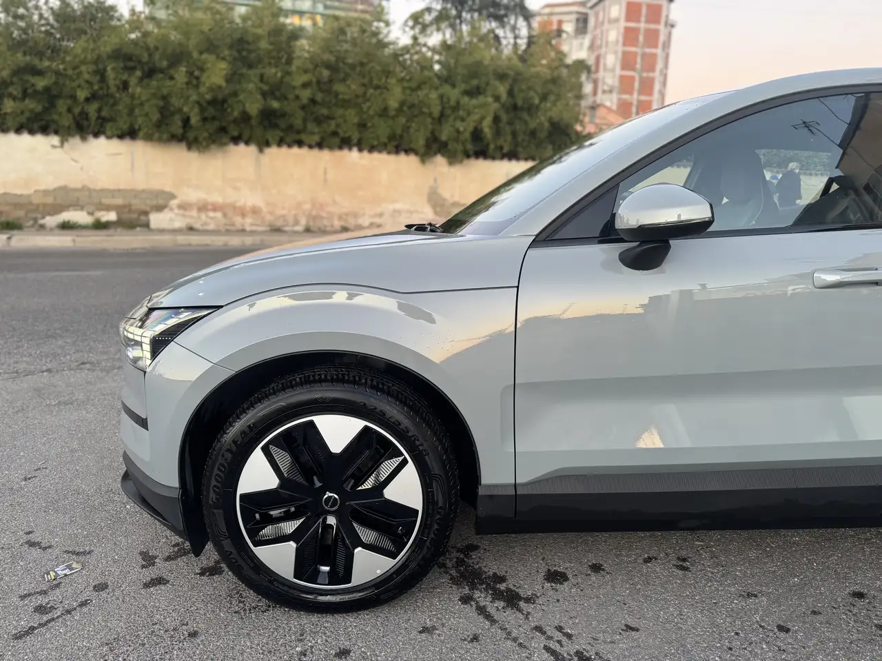 Volvo EX30 Single Motor Core RWD 2024 elettrica usata 13.054 km - Foto 3