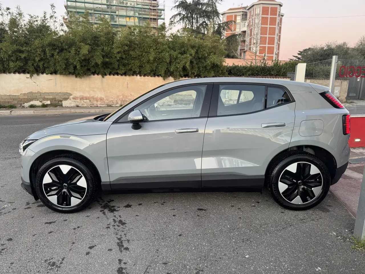 Volvo EX30 Single Motor Core RWD 2024 elettrica usata 13.054 km - Foto 4