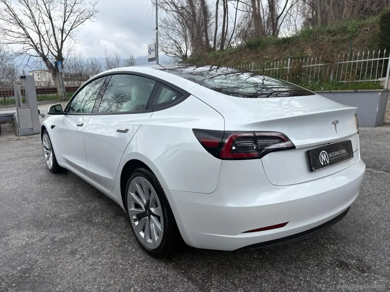 Tesla Model 3 Long Range Dual Motor AWD 2021 elettrica usata 85.805 km - Foto 7
