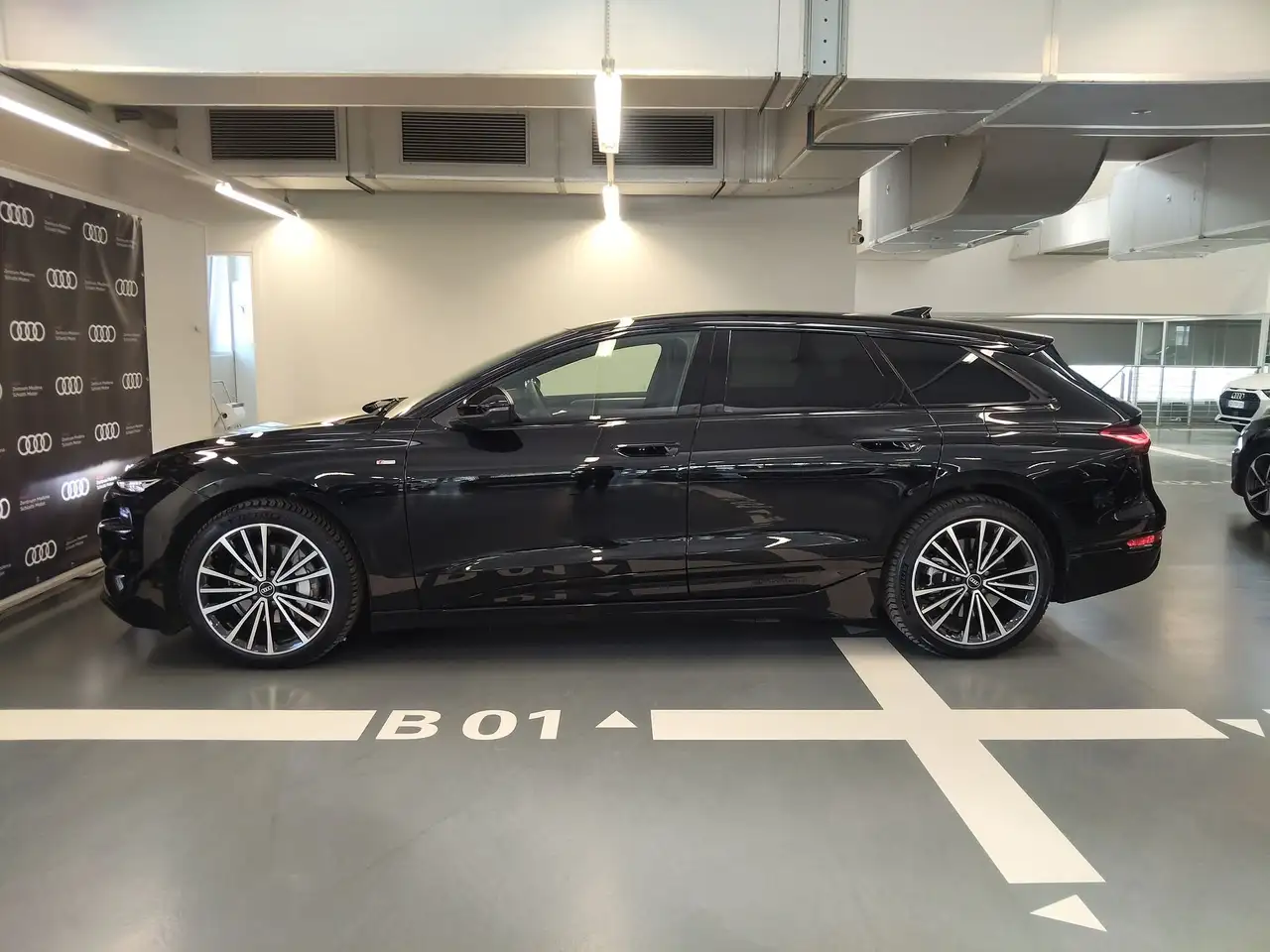 Audi A6 e-tron Quattro S Line Edition Avant 2025 elettrica usata 19.591 km - Foto 3