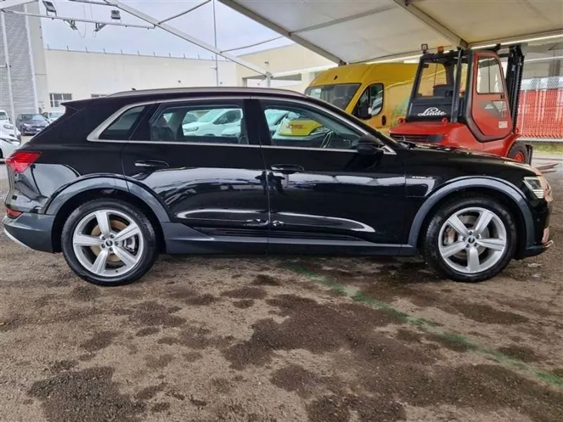 Audi e-tron - Immagine 3