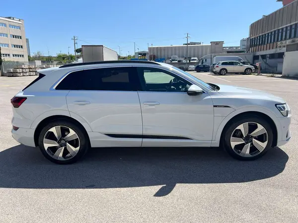 Audi e-tron - Immagine 2